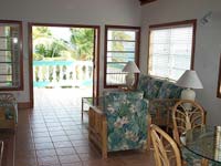 Belize Beach suites at Belizean Shores Resort are private, secluded one and two-bedroom luxury suites, right at the water's edge, with on-site dive facility, pool, bar, bicycles, fully-equipped kitchens,air conditioning, walk to beachfront restaurants