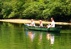 This  tour combines a fascinating Rainforest Adventure  staying at the San Ignacio Hotel in the Cayo District of Western Belize, including the Magnificent Mayan Temples of Tikal in the Peten region of Guatemala and Relaxing on the Reef at Captain Morgan's Retreat in San Pedro on Ambergris Caye also known as Temptation Island