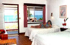 The San Pedro Holiday Hotel, is an 
attractive, colonial-style, three storey hotel located right on the beach 
in the heart of San Pedro, Ambergris Caye, Belize, overlooking the Caribbean and the Belize Barrier Reef which is only half 
a mile offshore.