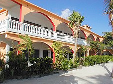 The Sunbreeze Beach Hotel is the perfect tropical vacation hideaway for scuba divers in San Pedro, Ambergris Caye, Belize.
