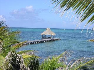 the beautful beach at Xanadu Resort in Belize