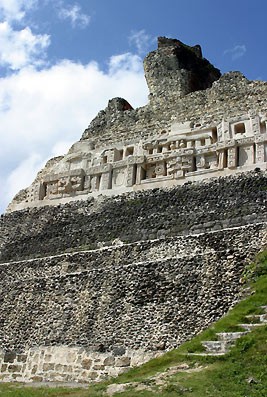 A one week tour of Belize which combines two luxury jungle resorts, Jaguar Paw Jungle Lodge and Jaguar Reef Lodge, one in the heart of the Belizean rainforest and the other nestled on a golden sand beach between the Maya Mountains and the Caribbean Sea.